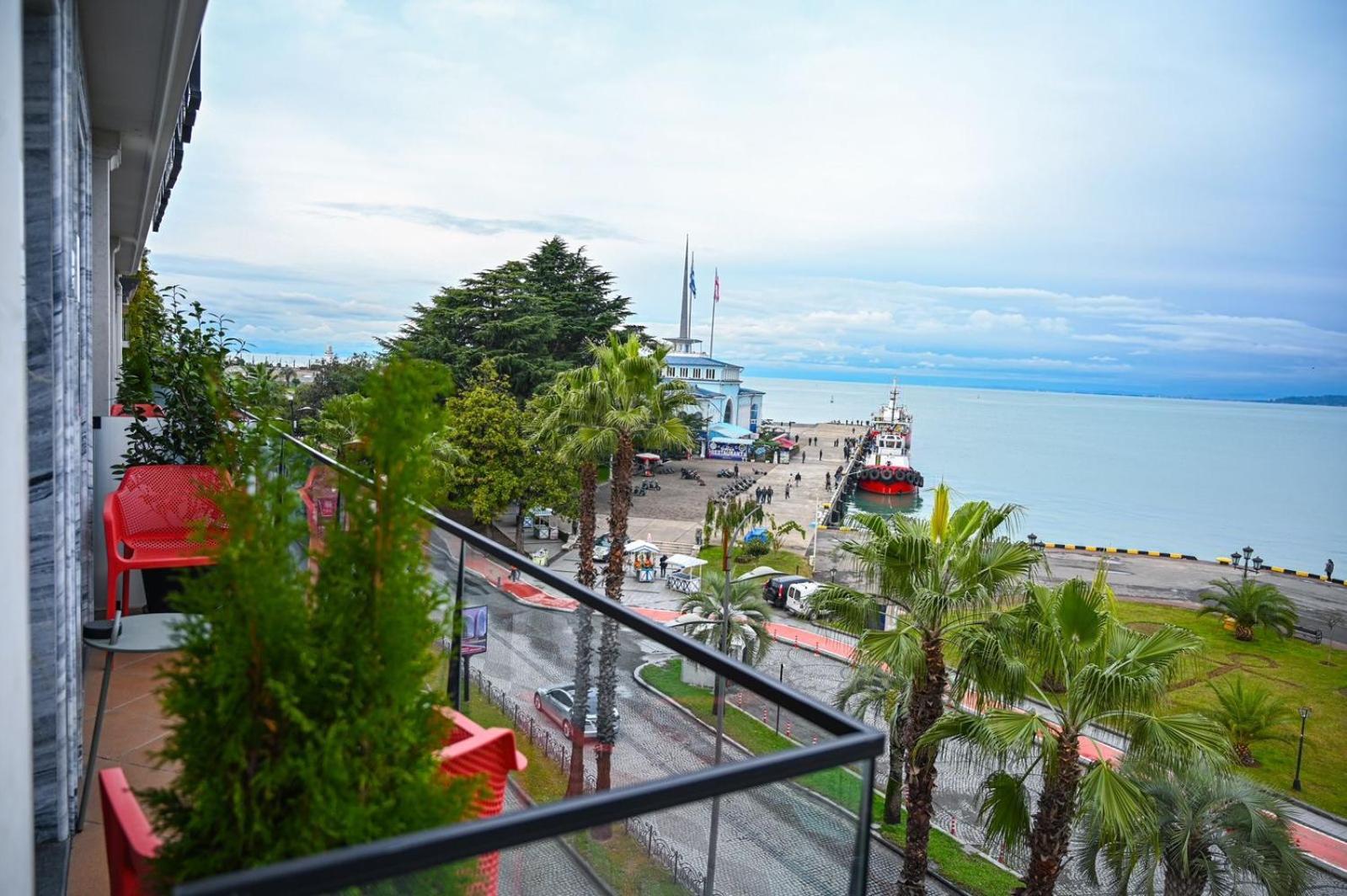 Hotel Retro Batumi Exterior photo